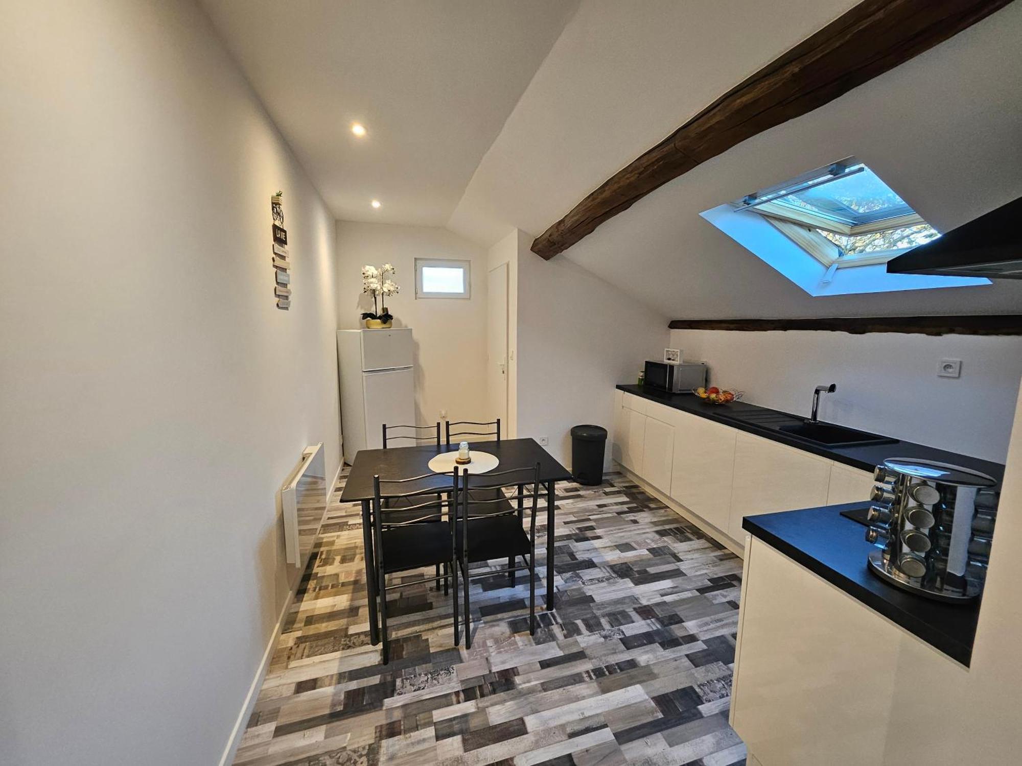 Joli Appartement Mansarde Decize Eksteriør billede